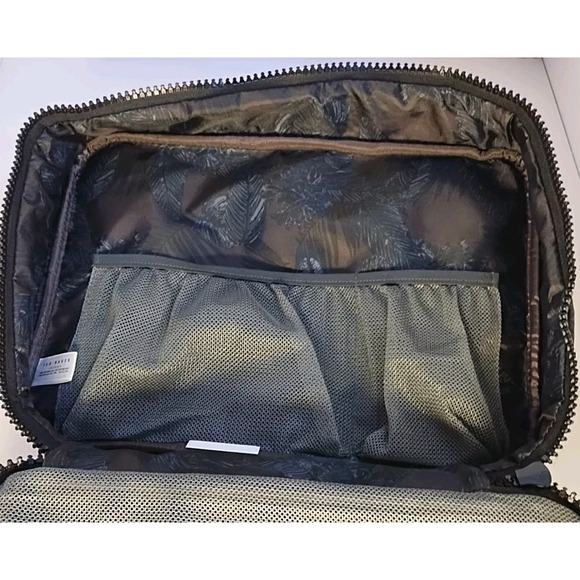 Ted‎ Baker London Charcoal Gray Toiletry Travel Bag Towel Wash Cloth Nylon 13x10 - Picture 7 of 8